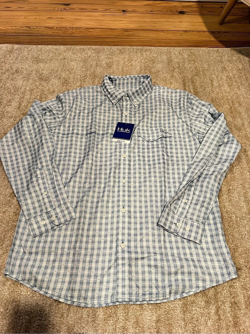 Huk Tide Point Woven Fish Plaid LS Men's Plaid Button Down Shirt in Blue & White